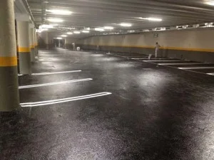 Acabado con pinturas de resinas epoxi al agua, color negro de dos componentes